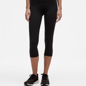 Wunder Train 21” Black Capri Leggings
